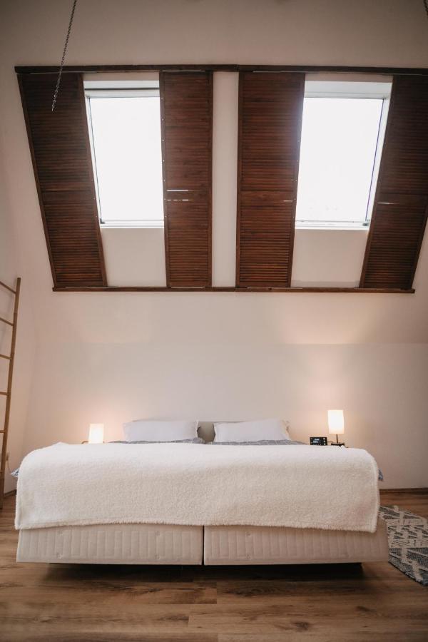 Eigenes Maisonettehaus In Idyllischer Lage Mit Balkon, Nahe Messe, 24H Self-Check In, Gratis Parken Schwabach Kültér fotó