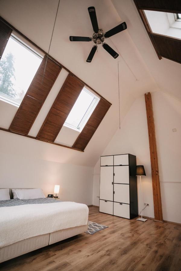 Eigenes Maisonettehaus In Idyllischer Lage Mit Balkon, Nahe Messe, 24H Self-Check In, Gratis Parken Schwabach Kültér fotó