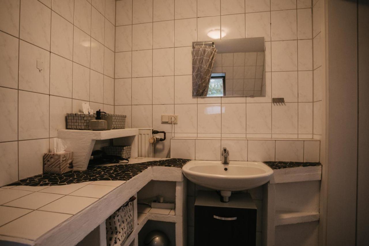 Eigenes Maisonettehaus In Idyllischer Lage Mit Balkon, Nahe Messe, 24H Self-Check In, Gratis Parken Schwabach Kültér fotó
