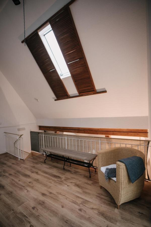 Eigenes Maisonettehaus In Idyllischer Lage Mit Balkon, Nahe Messe, 24H Self-Check In, Gratis Parken Schwabach Kültér fotó